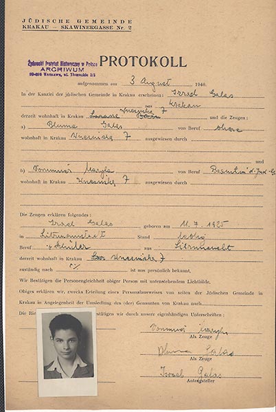 When Deborah, researched the family after Felicia’s death, she found the Krakow ghetto ID card of her mother’s younger brother, Israel (Srullek) Galas.