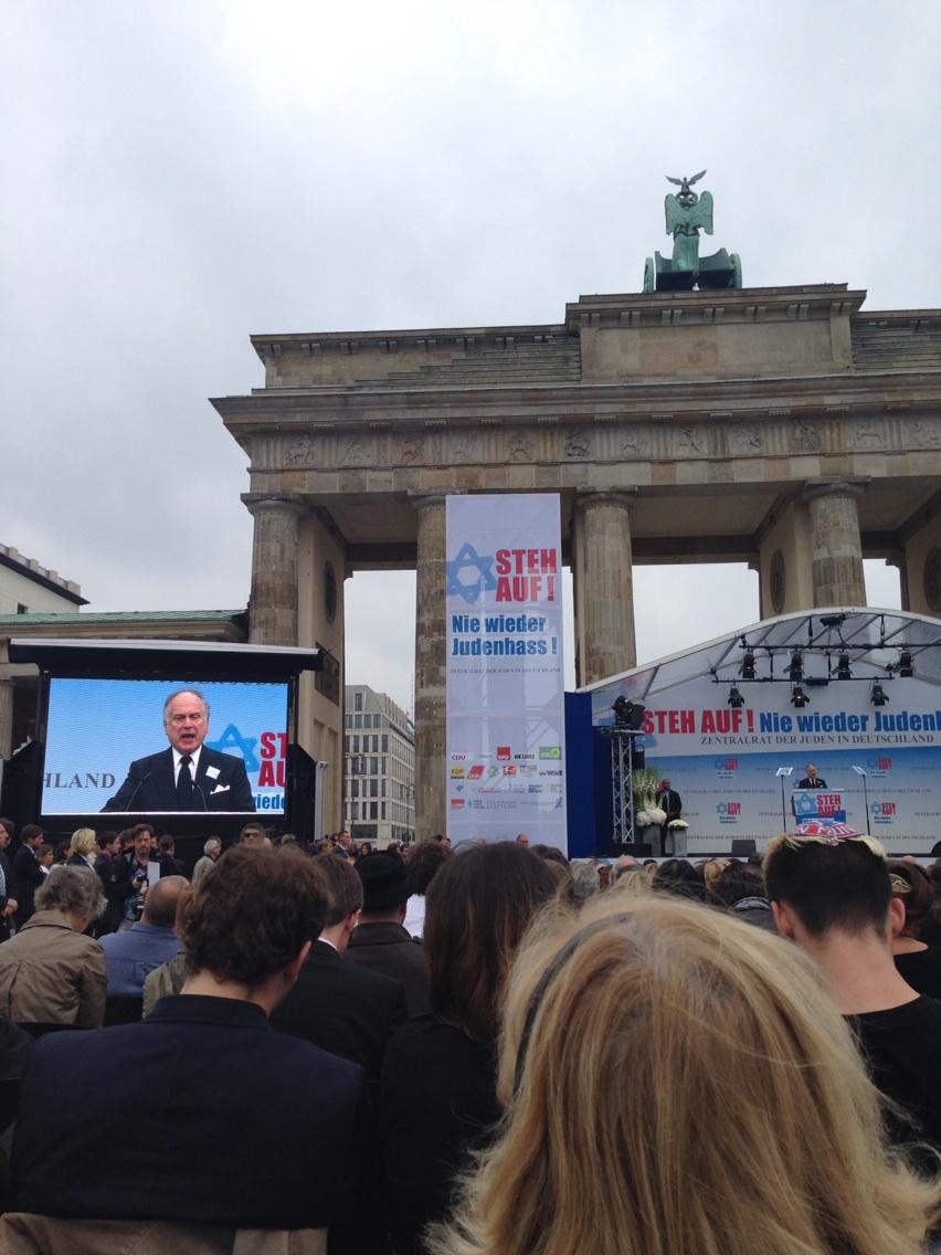 World Jewish Congress President Ronald Lauder address the crowd at the rally against anti-Semitism in Berlin, September 14, 2014.