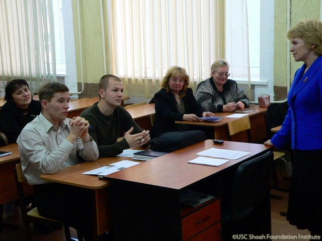 Svetlana Gorbacheva models the classroom lesson she authored using testimony from the archive, to educators in Kaliningrad, November 2008.