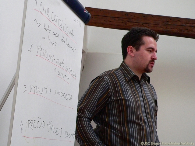 Historian Ján Hlavinka giving a lecture, November 2008.