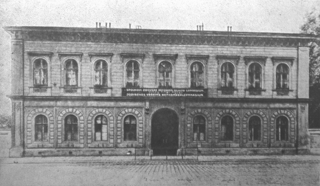 Budova školy v Hybešově ulici. Archiv ŽNO Brno.
