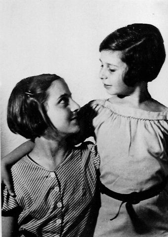 Gerda and her sister Vera Gerda and her sister Vera
