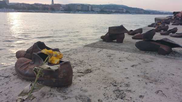 The memorial dedicated to the Jews shot inot the Danube by the Arrow Corss from 1944-1945.
