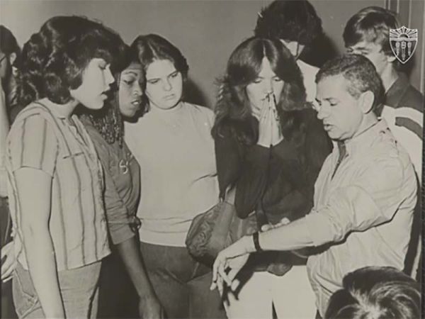 Robert Clary at a talk about the Holocaust in a Los Angeles high school in 1981.