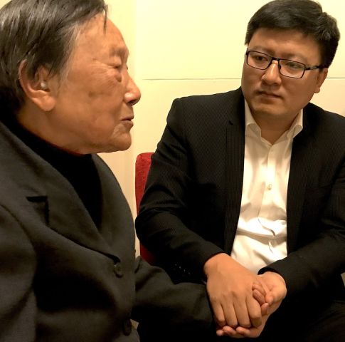 Mdm Xia Shuqin describes her experiences to Mr Chi Cheng of the Tianfu Group, Nanjing, on 13 December, 2017, 80 years after the massacre began, when she was eight years old. Mdm Xia Shuqin describes her experiences to Mr Chi Cheng of the Tianfu Group, Nanjing, on 13 December, 2017, 80 years after the massacre began, when she was eight years old.